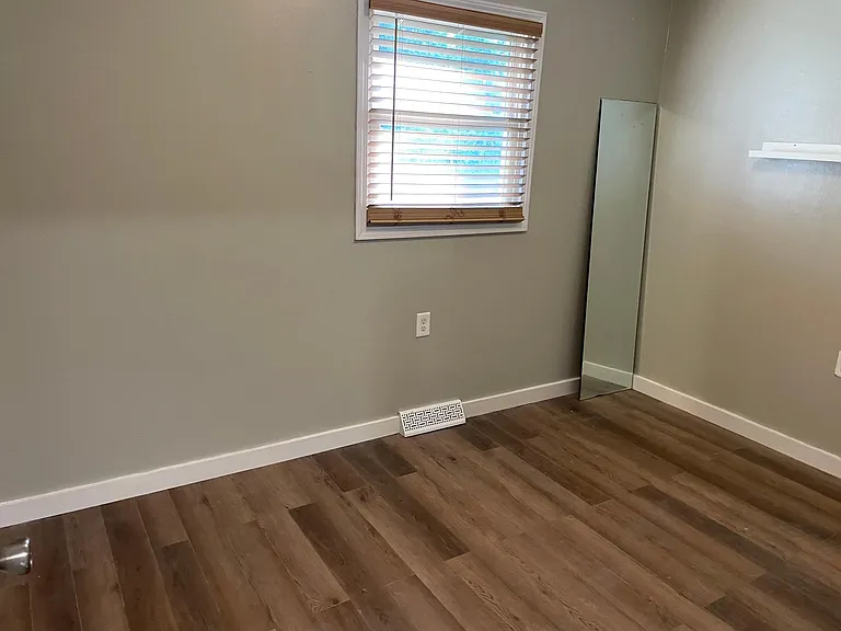 1509 Crozier Ave — Photo 4
