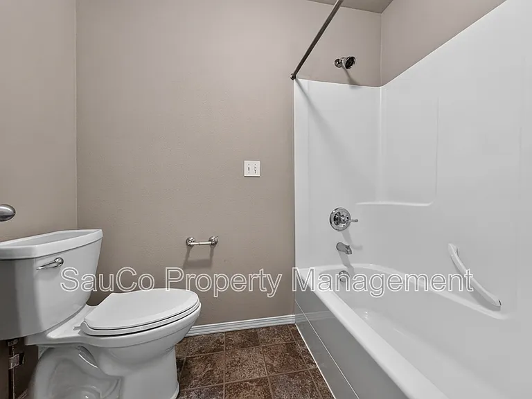 1419 NE Lockheart Ln #1 — Photo 27