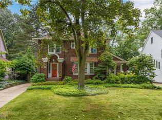 2225 N Saint James Pkwy, Cleveland Heights, OH 44106