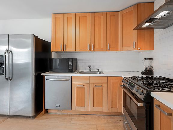 3rd image of 5907 Kissena Blvd #2