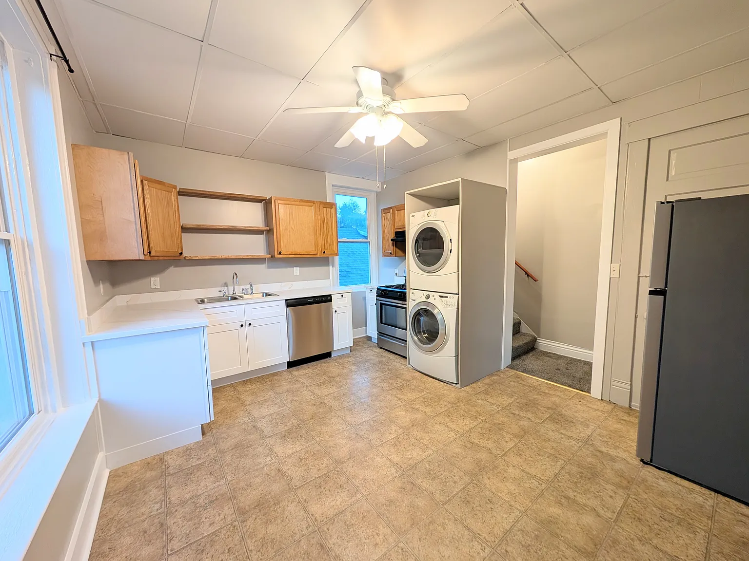 2 bed, 950 sqft, $1,200 — Photo 3