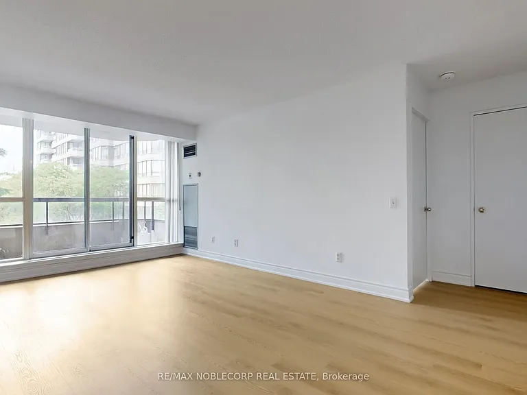 91 Townsgate Dr #312 — Photo 10