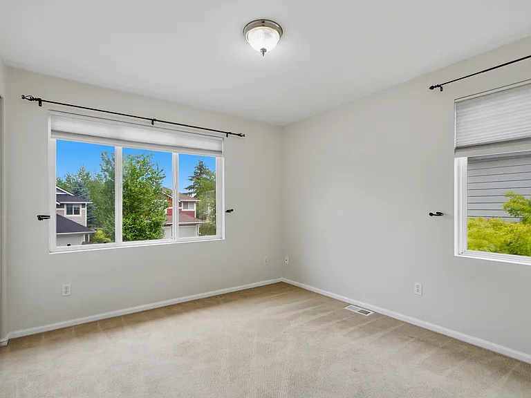 25023 SE 43rd Way — Photo 8