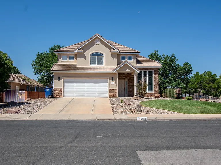 2510 S 450 West Cir — Photo 1
