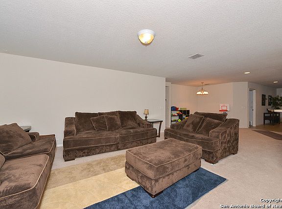 3rd image of 5300 Columbia Dr