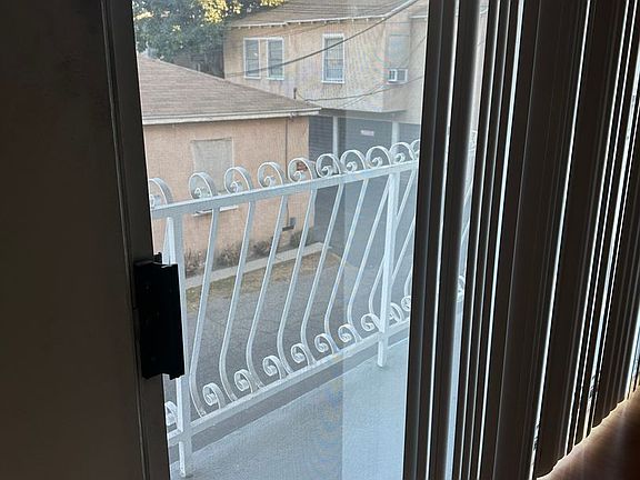 3rd image of 10853 Camarillo St APT 5