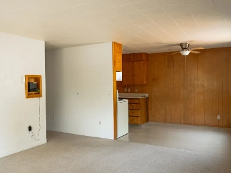 412 N Fir St — Photo 5