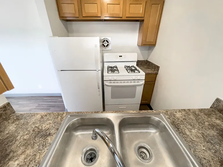 District on Riverside — Photo 19