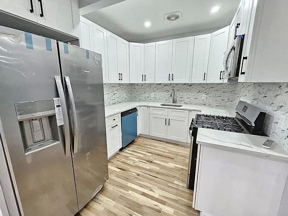 2nd image of 70 Charles Lindbergh Blvd APT 5B