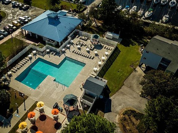 5th image of 907 Hurricane Court