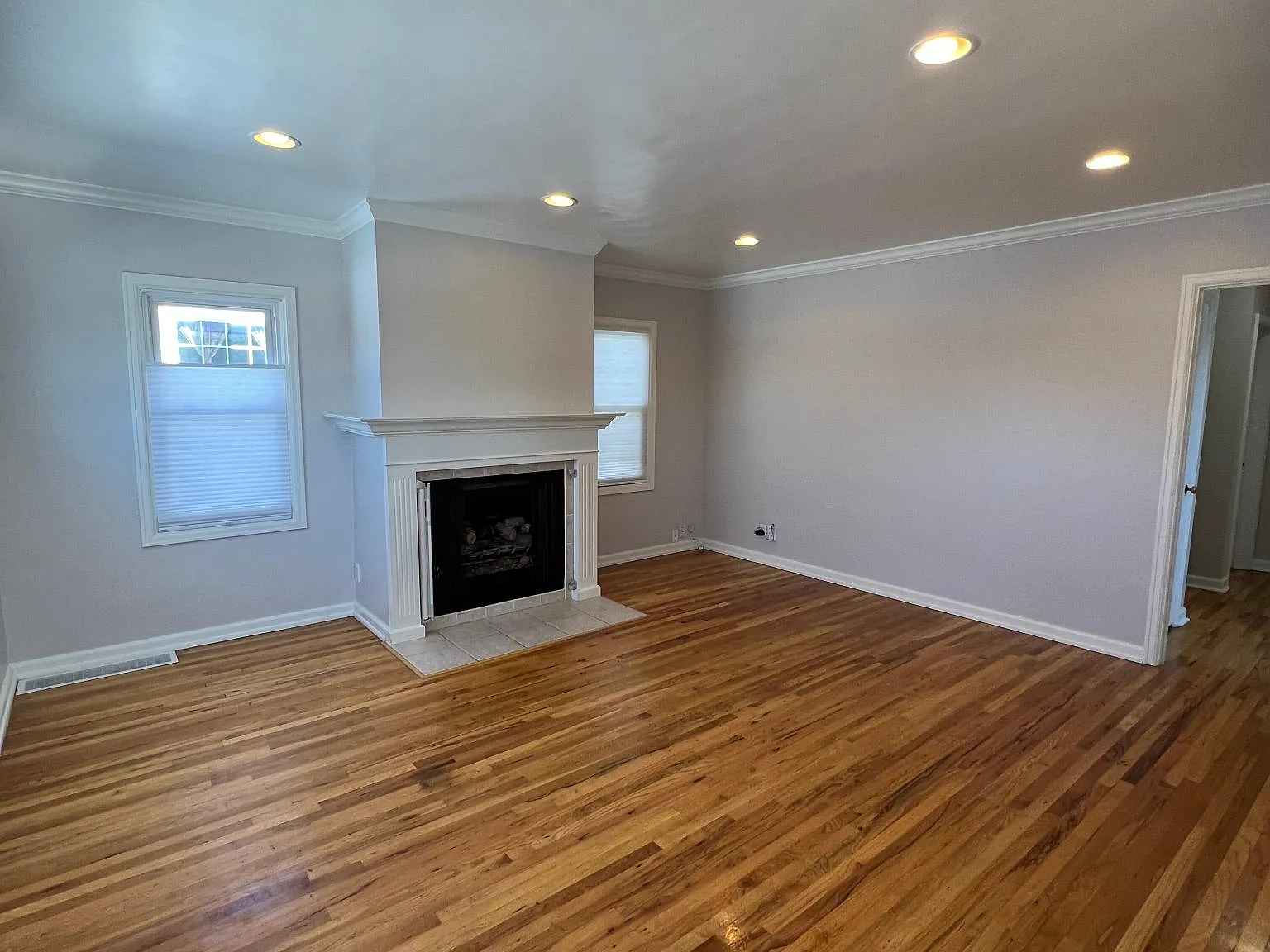 4 bed, 1800 sqft, $3,200 — Photo 2