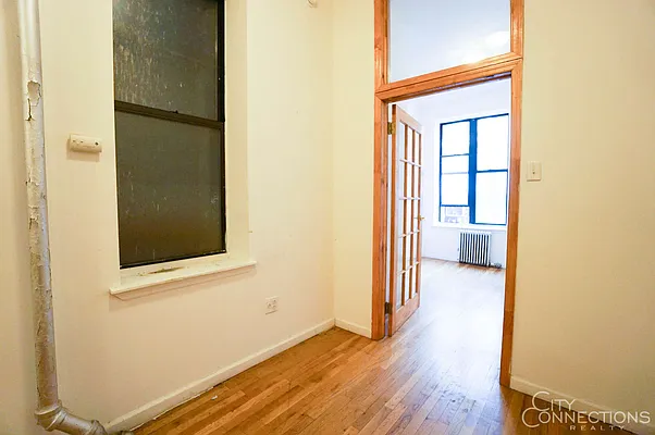 Rented by City Connections Realty | media 16