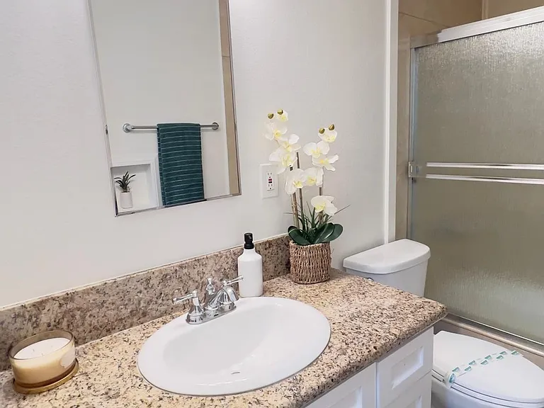 Downey North Apartments — Photo 21