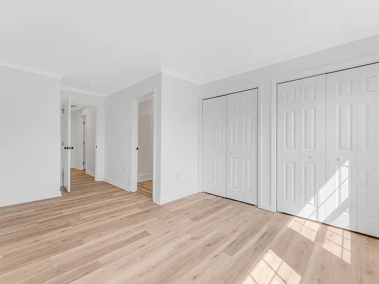 138 Putnam St — Photo 11
