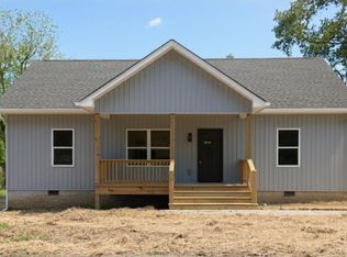 727 Walker Ave, Rossville, GA 30741