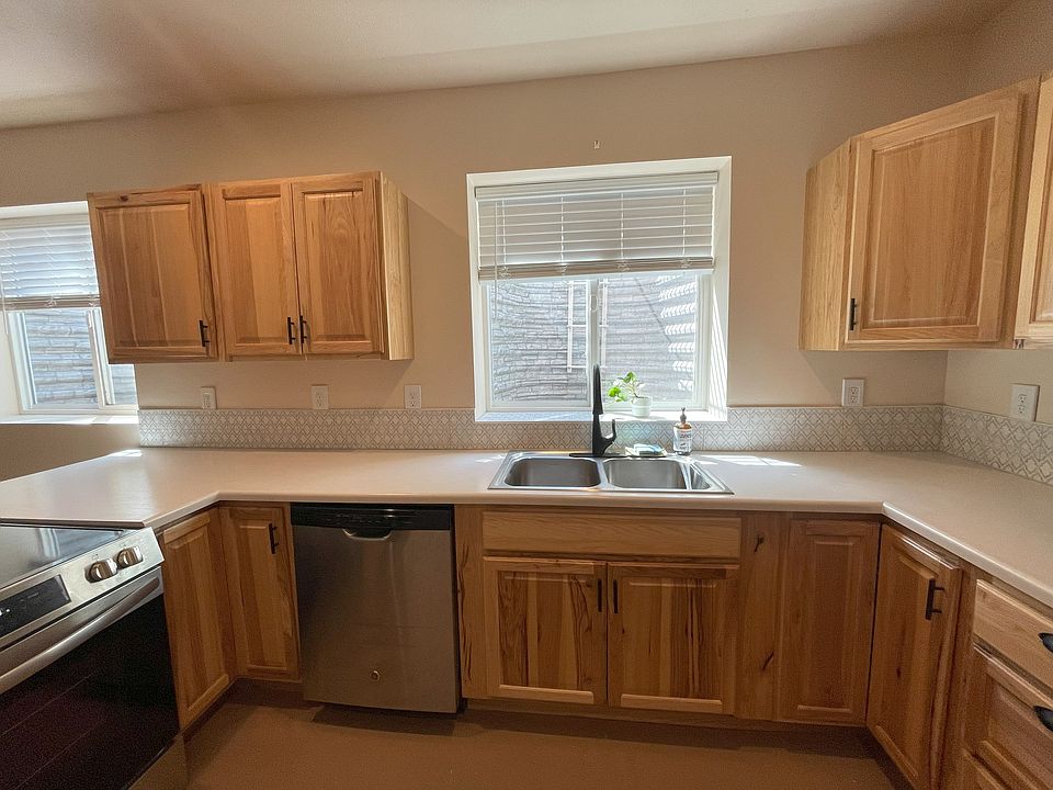 Another shot of the beautiful, large newly renovated kitchen.