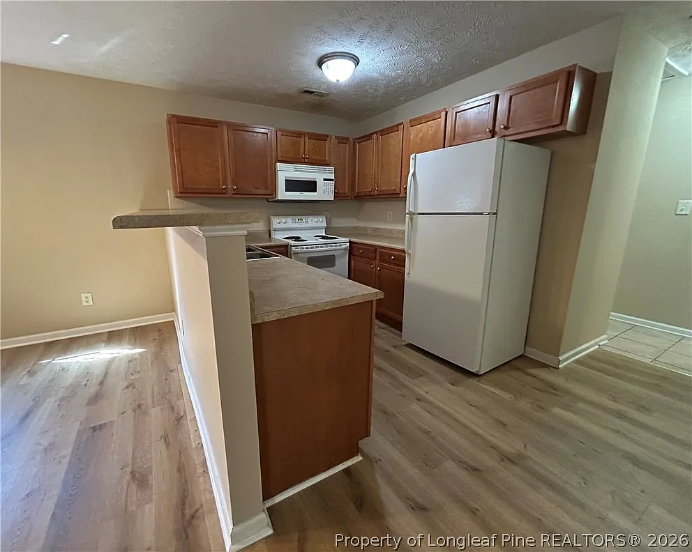 2 bed, 2.0 bath, 1040 sqft, $1,300 — Photo 4