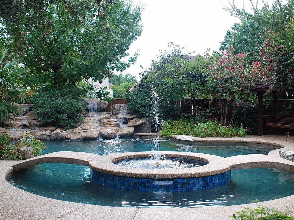 Backyard (Pool/Spa/Fountain/Waterfalls/Gazebo with Swing)