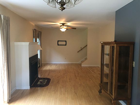 3rd image of 228 Lupine Dr