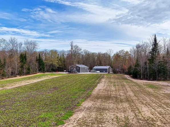 11307 N Chesbrough Lake Rd, Newberry, MI 49868
