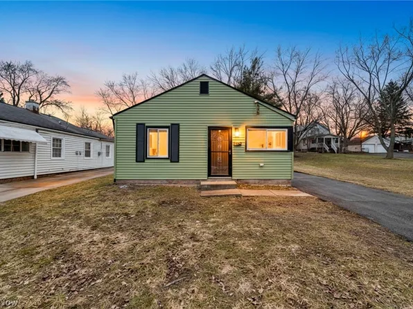 109 Forest Dr, Bedford, OH 44146