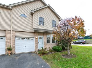 8537 W Thomas Charles Ln, Hickory Hills, IL 60457