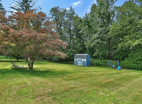 5th image of 3791 Eleanor Dr