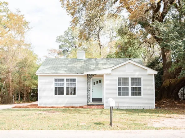 2308 Churchill Dr, Mobile, AL 36606