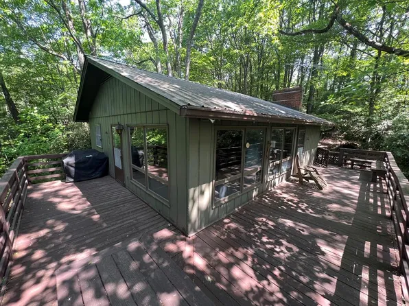 488 Panorama Dr, Fancy Gap, VA 24328