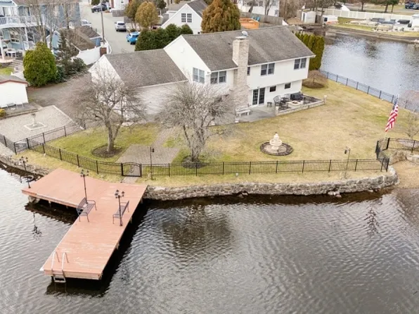 8 Brights Point Rd, Jefferson Twp., NJ 07849