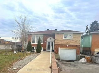 3720 Brandon Gate Dr, Mississauga, ON L4T 3M8