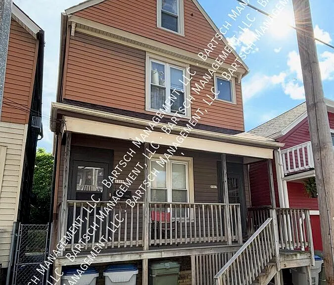 1319 E Albion St — Photo 1