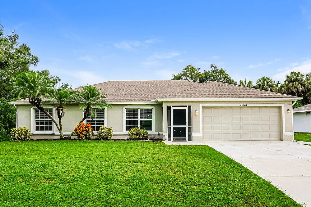 3 bed, 2.0 bath, 1592 sqft, $2,115 — Photo 1