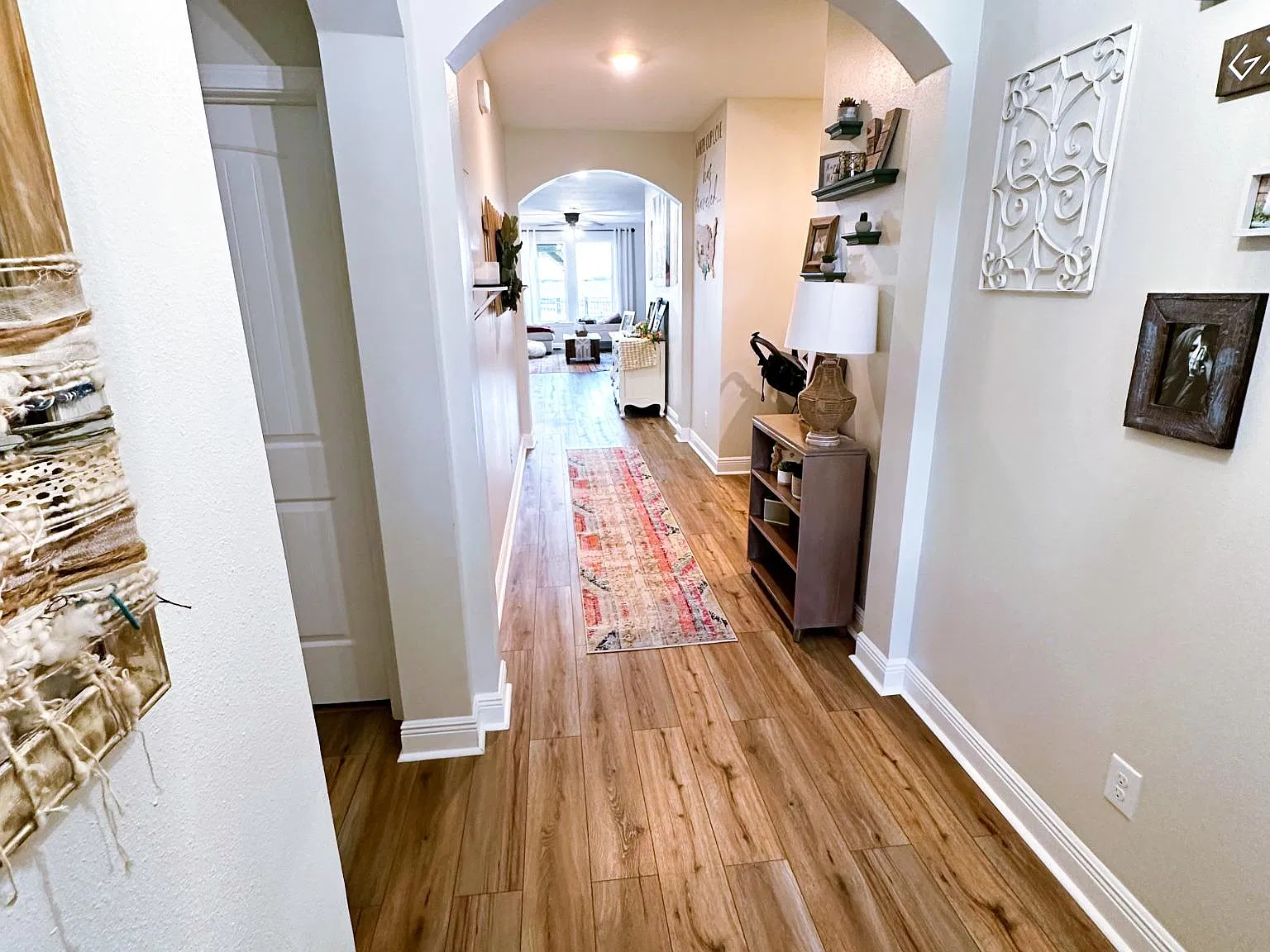 4 bed, 2014 sqft, $3,195 — Photo 3