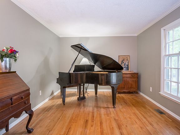 Living Room/Office/Library