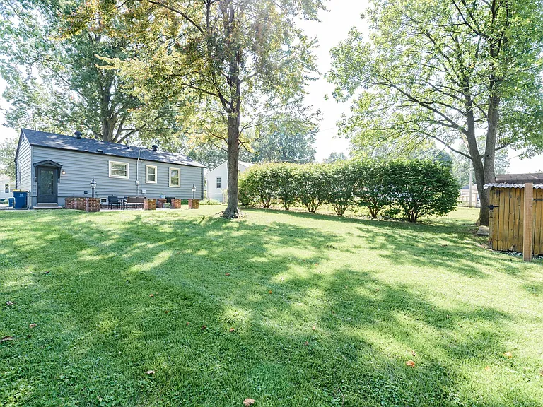 4423 Vance Ave — Photo 36