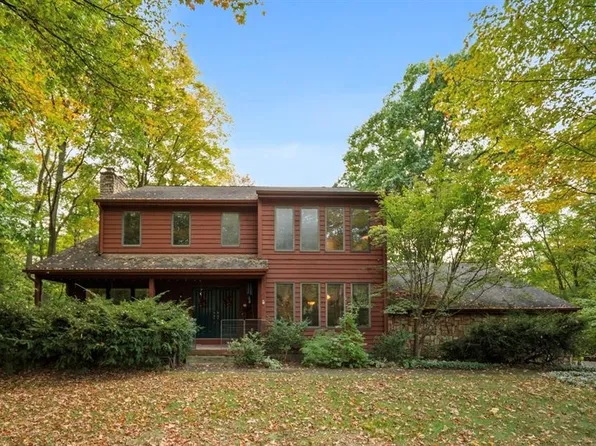 5449 Pepperwood Cir, Erie, PA 16506