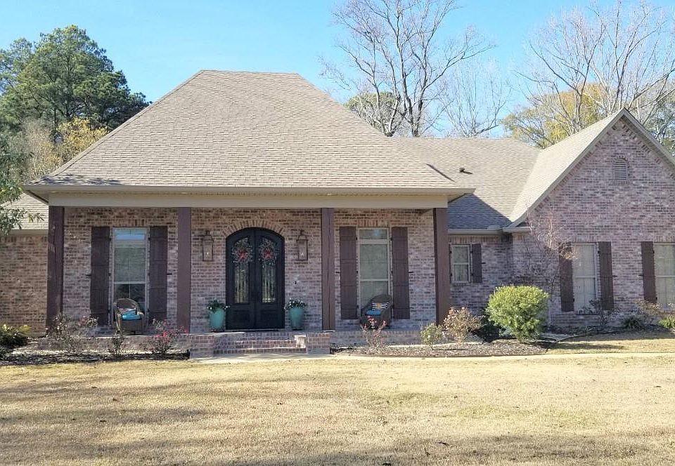 1st image of 225 Petrus Cir