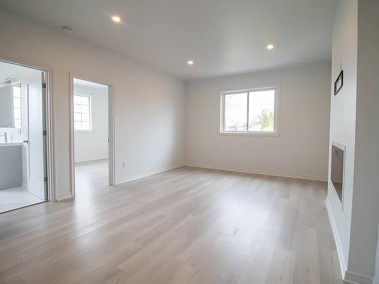 6748 Winston St — Photo 2