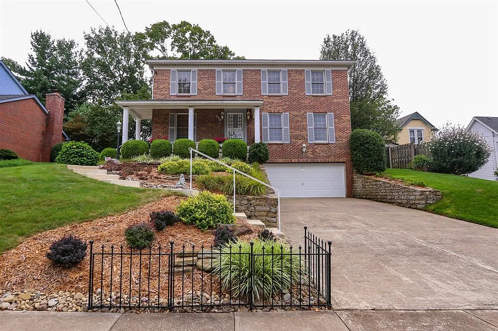 418 Highland Ave photo 1