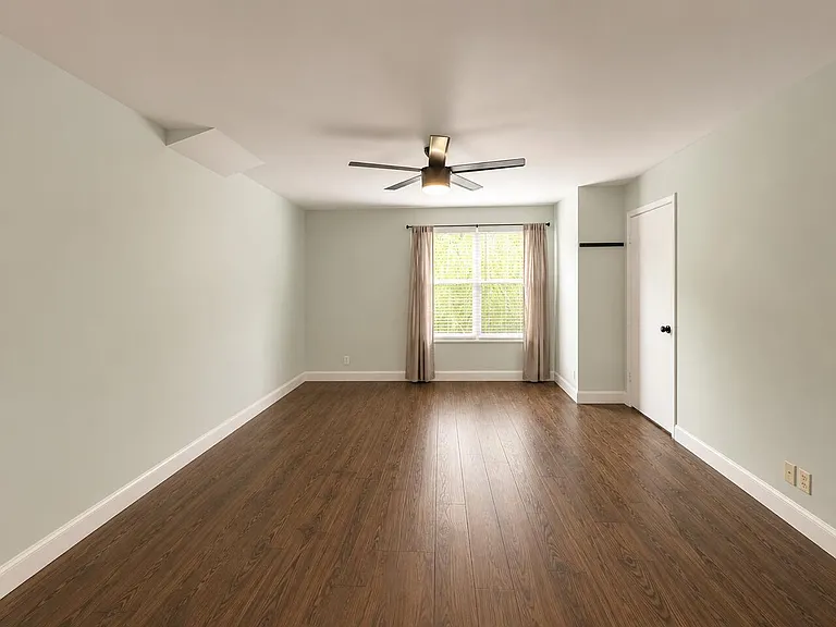 2393 Crawford Ct — Photo 13