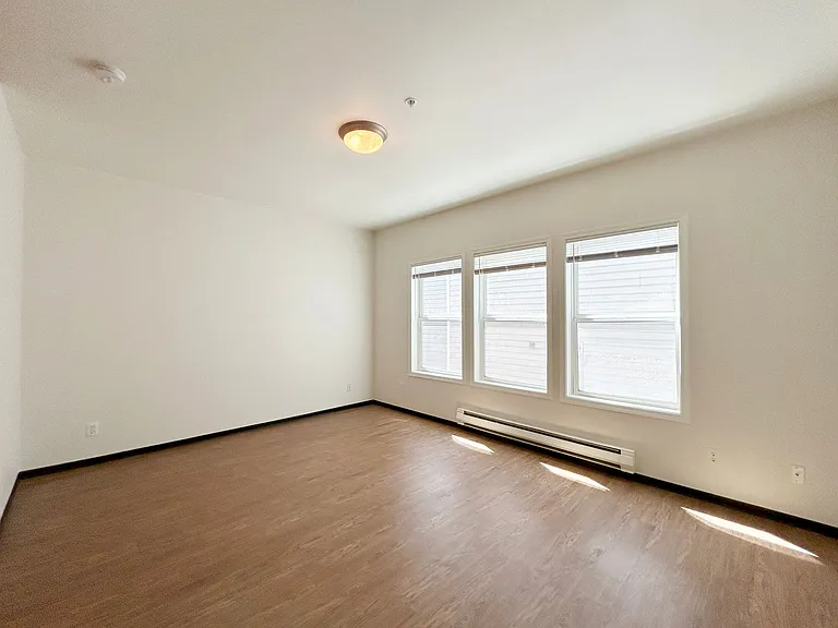 Ludlow Apartments — Photo 31