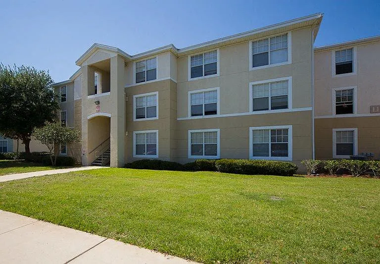 Lindsey Terrace Apartments — Photo 30
