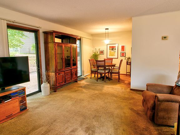 4th image of 2721 Terraceview Ln N