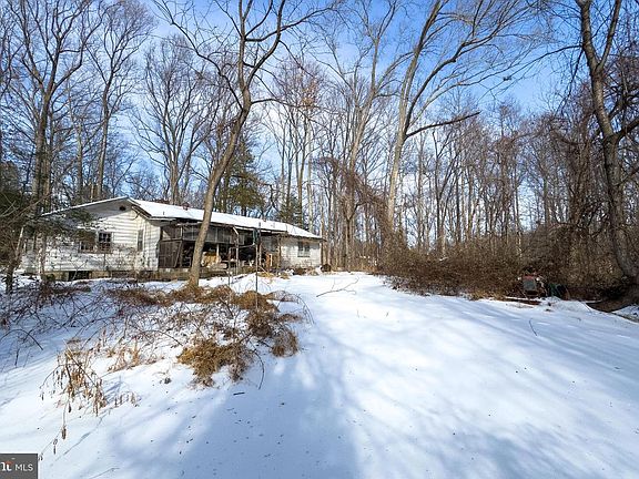 4th image of 11523 Popes Head Rd