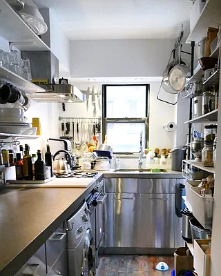 Rented by Red Star New York | media 13