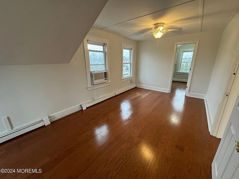 503 Forman Ave — Photo 11
