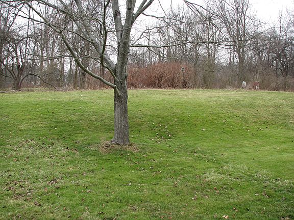 3rd image of 8978 Lowell Ln