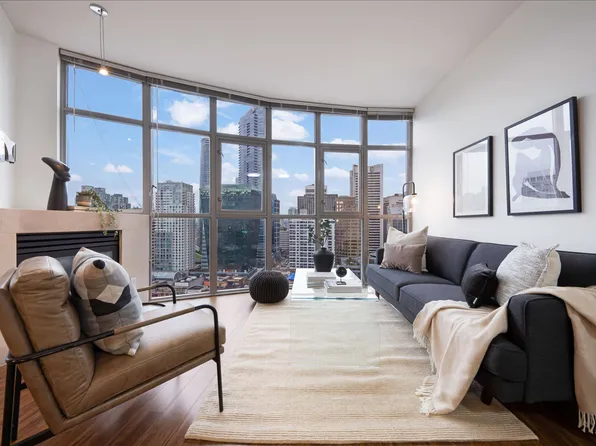 1050 Smithe St #1802, Vancouver, BC V6E 4T4