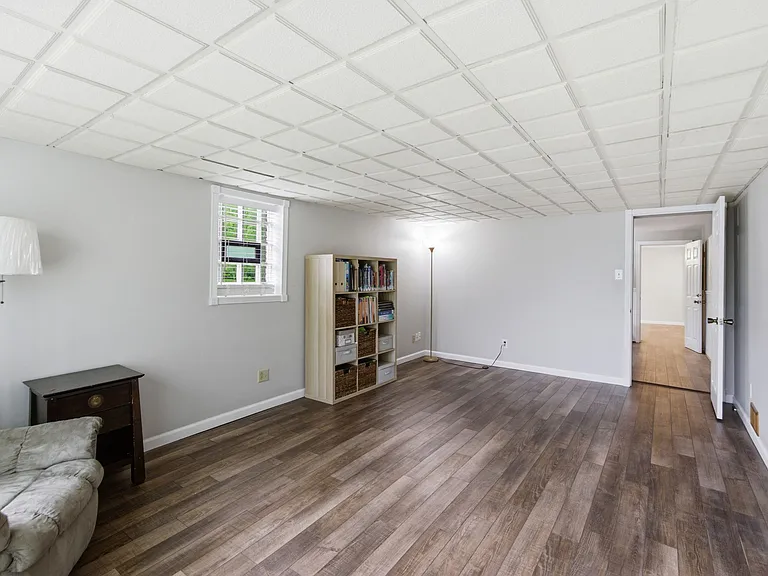 1204 Forest Ct — Photo 20